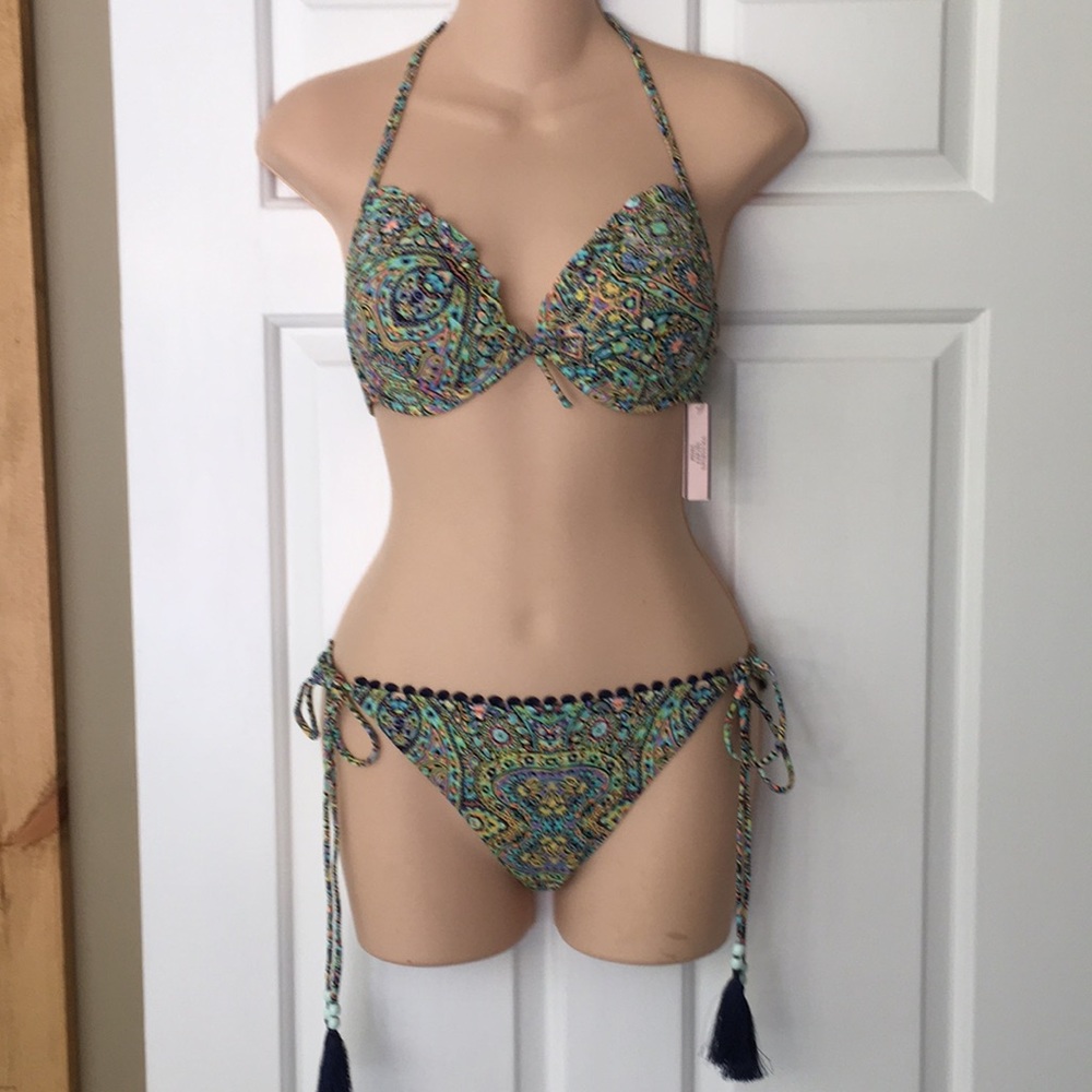 Victoria’s secret swimsuit bikini 34C Large